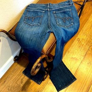 Like New Mossimo Vintage Bootcut Pre-Washed Lady’s Classic Blue Jeans 👖